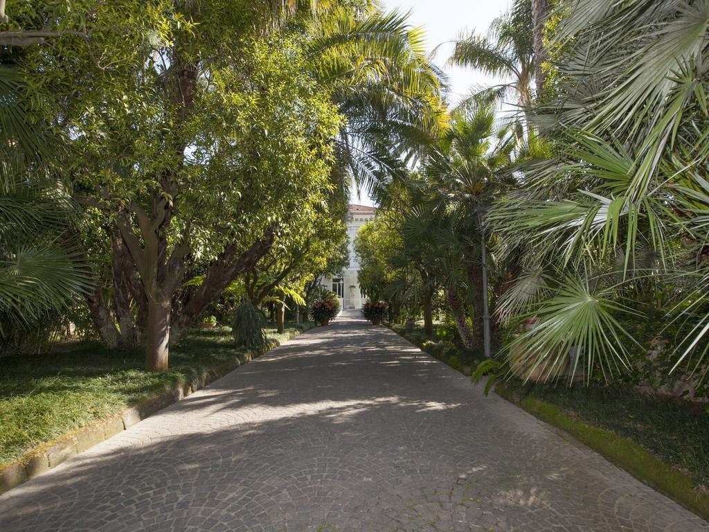 Relais Villa Savarese Сант'Аньєлло Екстер'єр фото