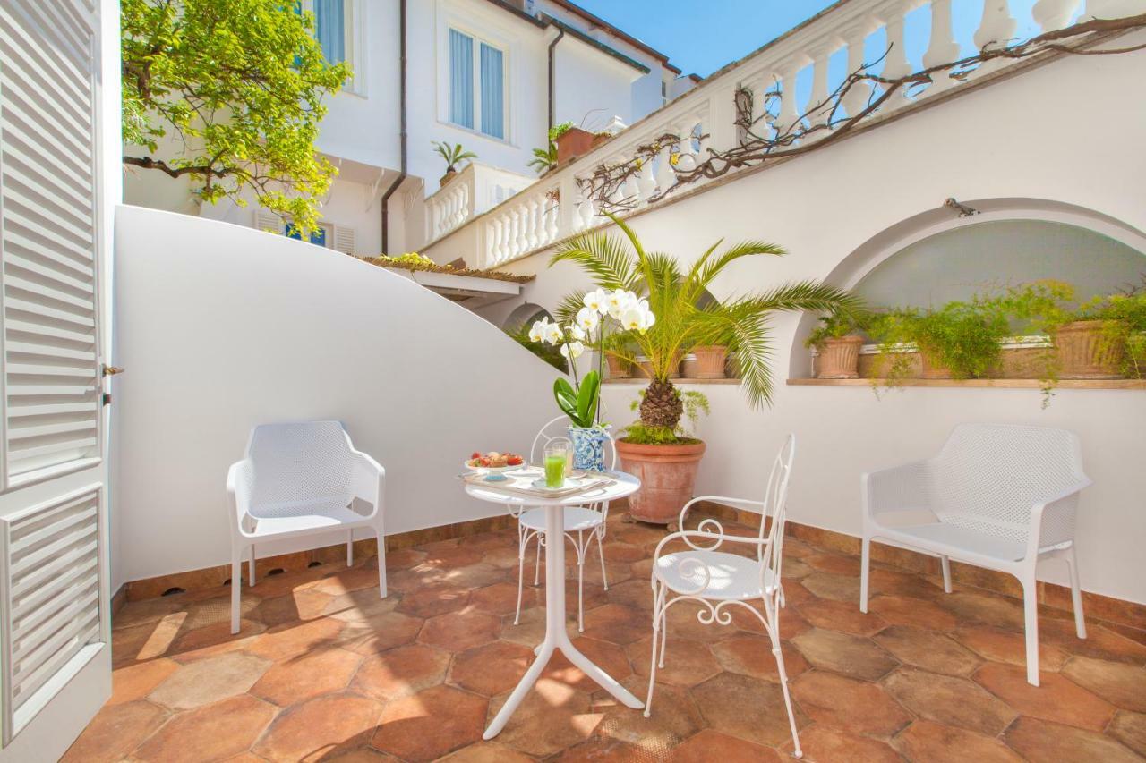 Relais Villa Savarese Сант'Аньєлло Екстер'єр фото
